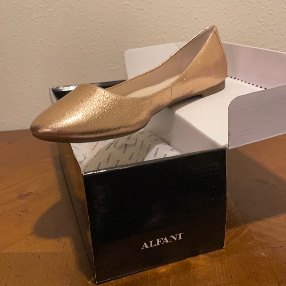 9.5 Gold Flats